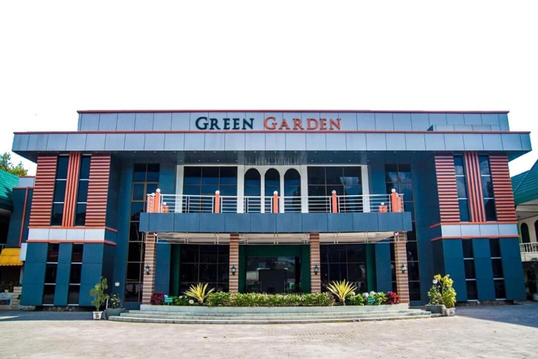 Green Garden Hotel Berastagi Exterior photo